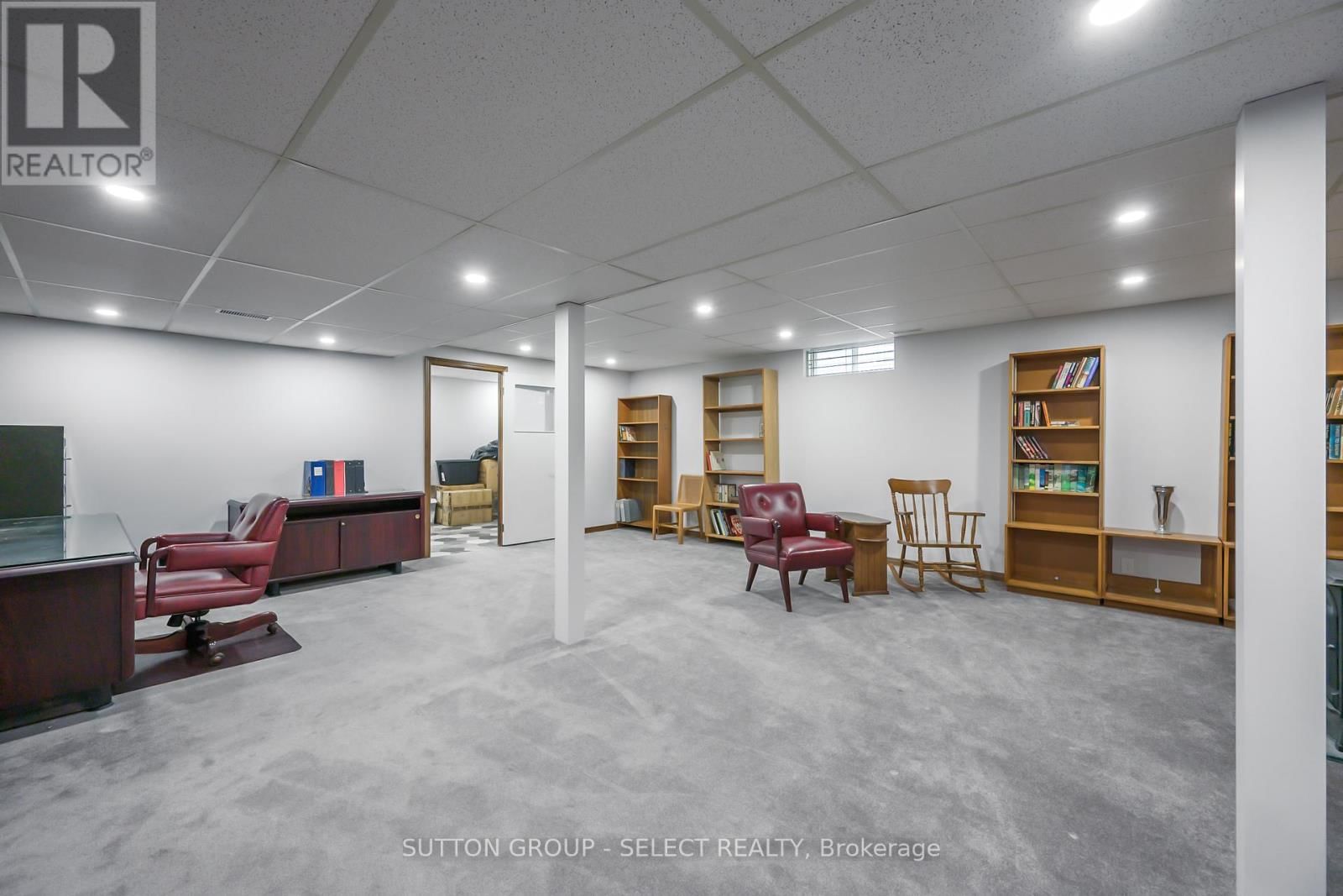 260 VILLAGE GREEN AVENUE Image 29