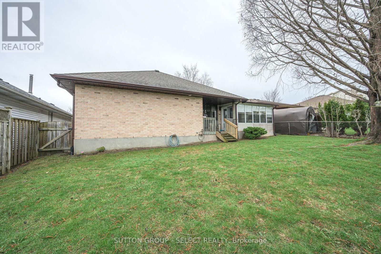 260 VILLAGE GREEN AVENUE Image 36