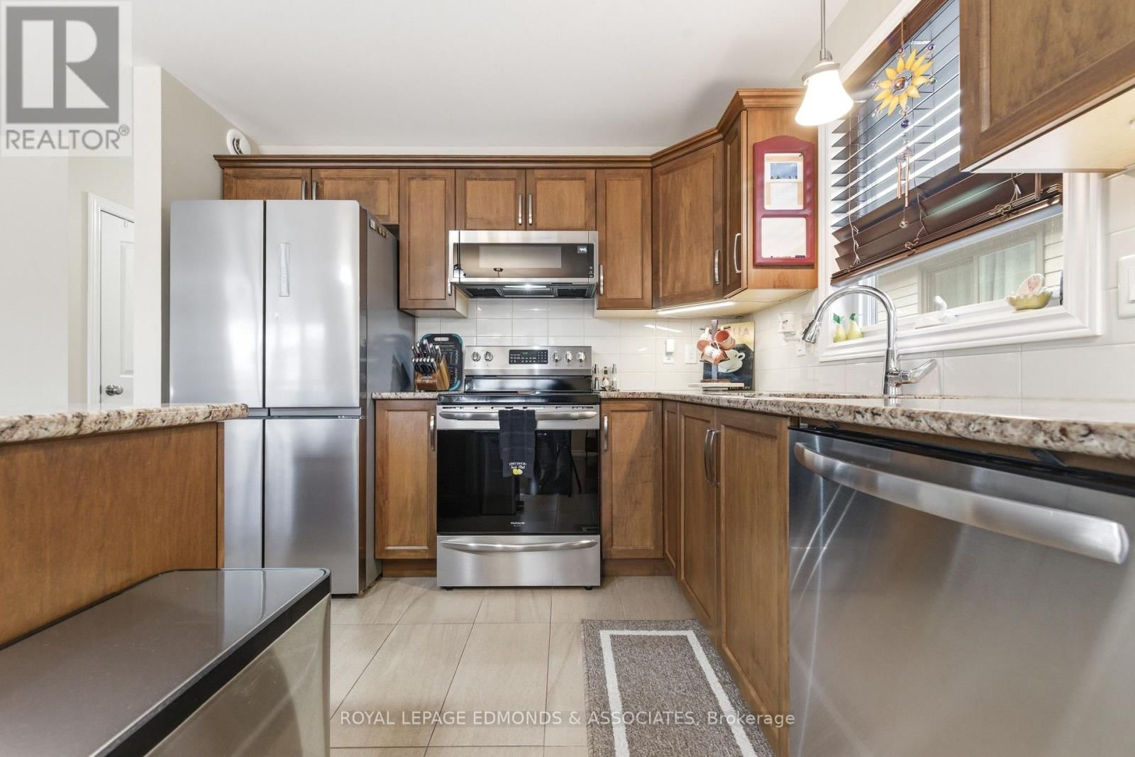 5 NILE STREET Image 17