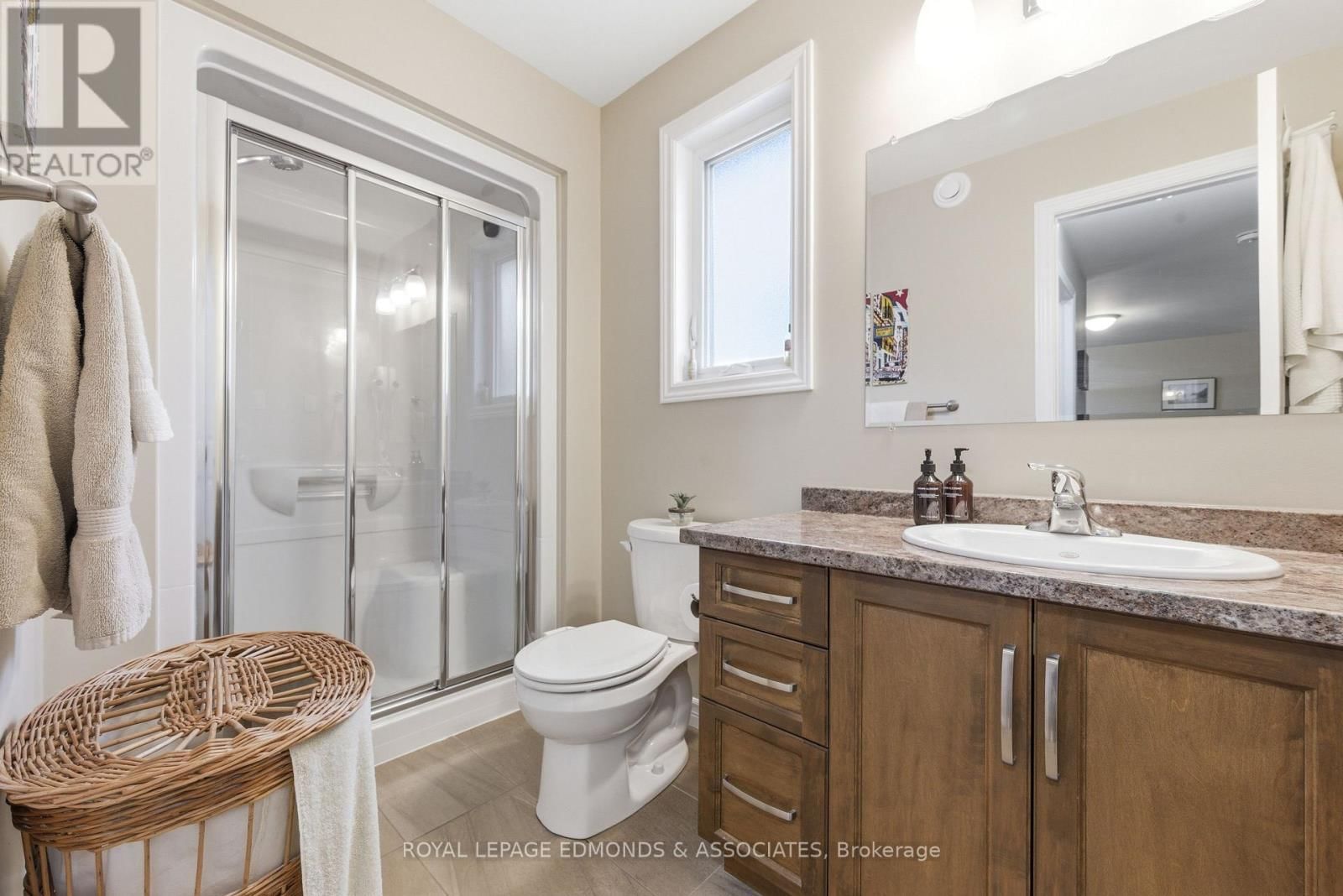 5 NILE STREET Image 23