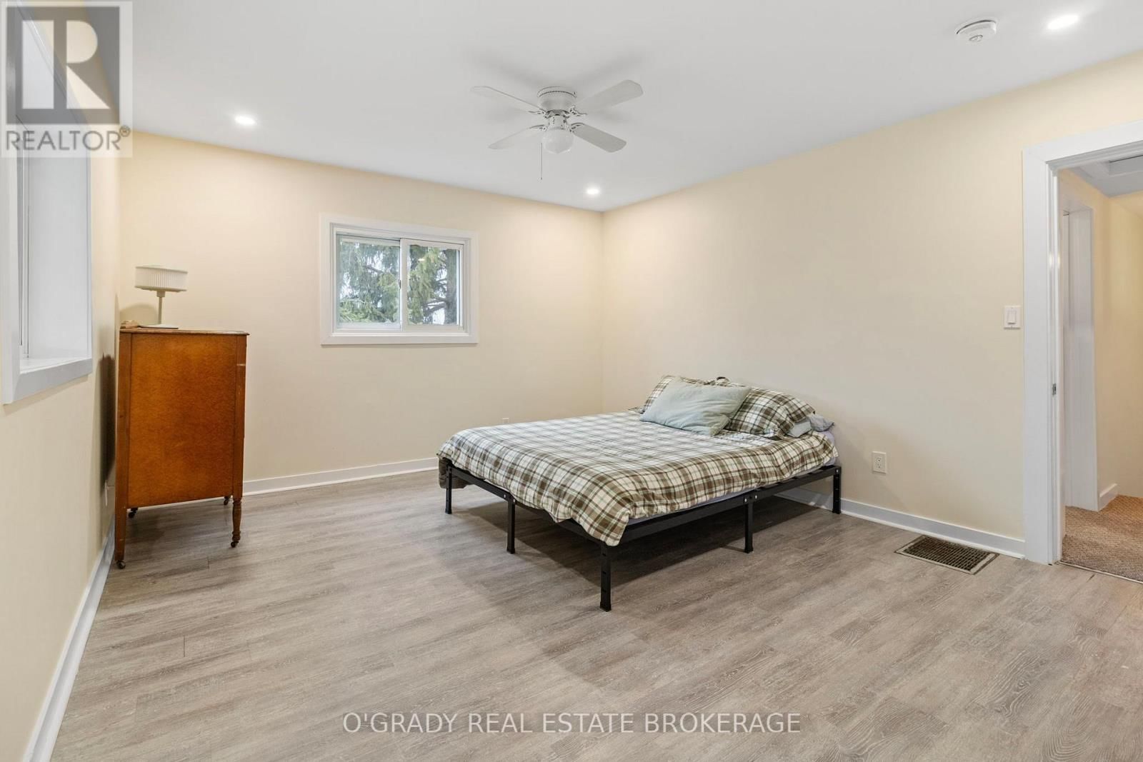 26 BROUSE DRIVE EAST Image 31