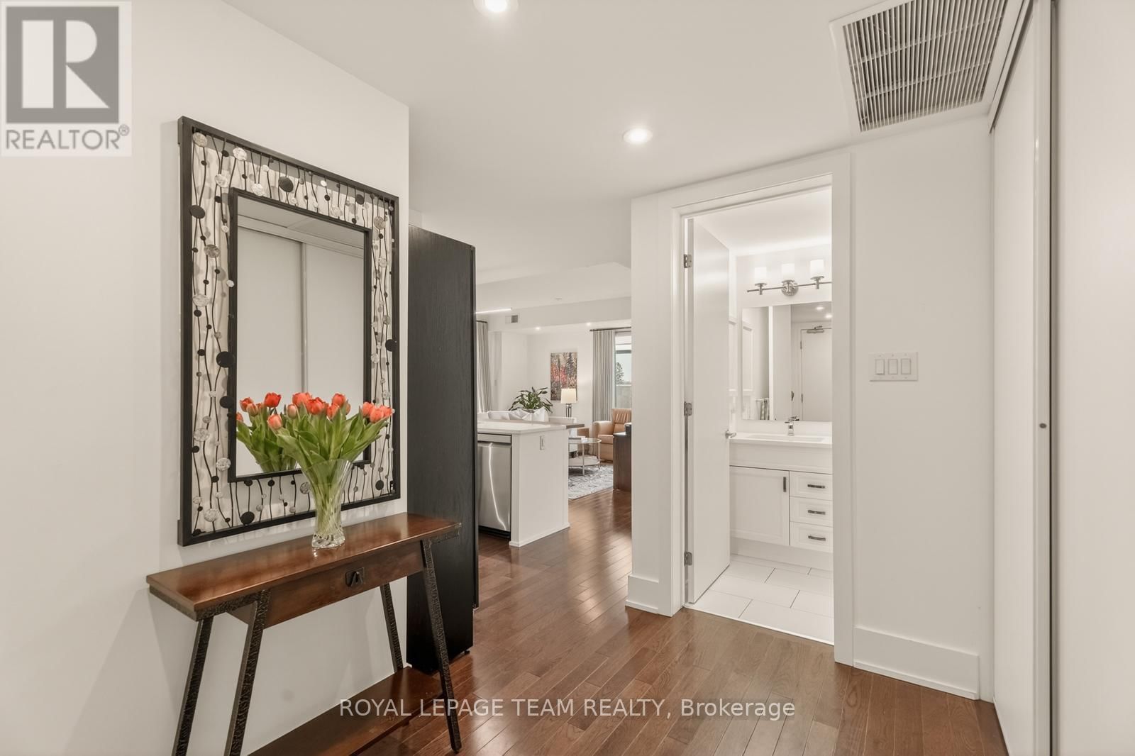 503 - 131 HOLLAND AVENUE Image 2