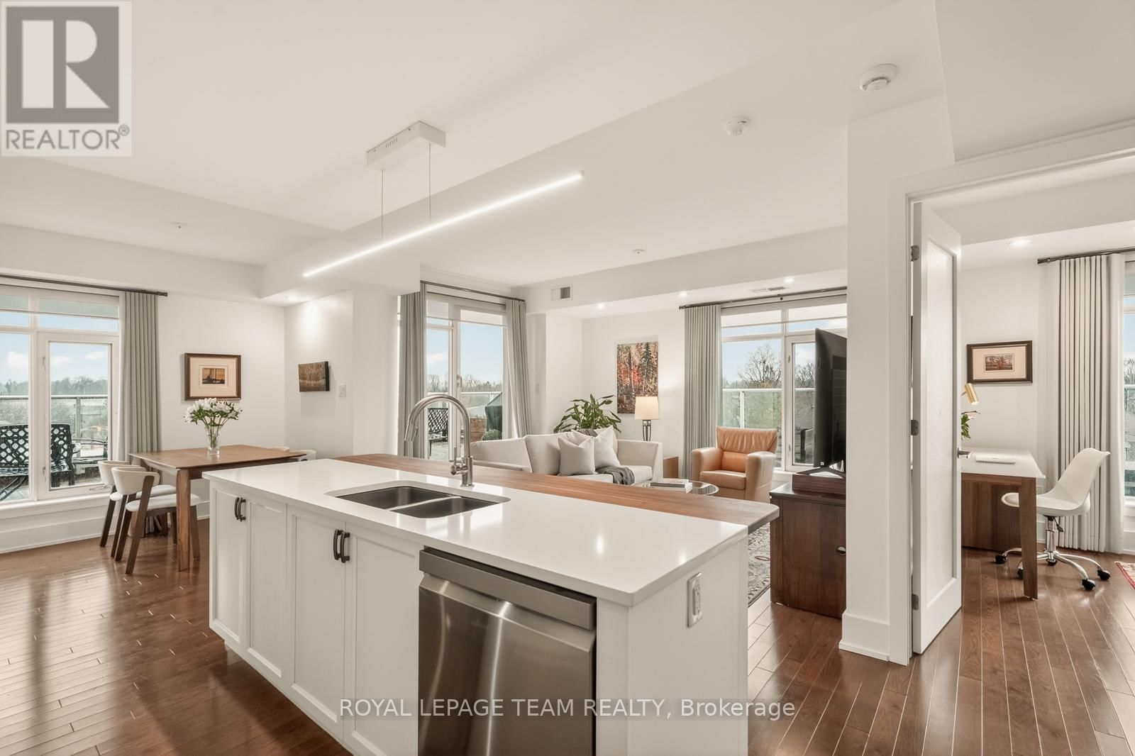 503 - 131 HOLLAND AVENUE Image 3