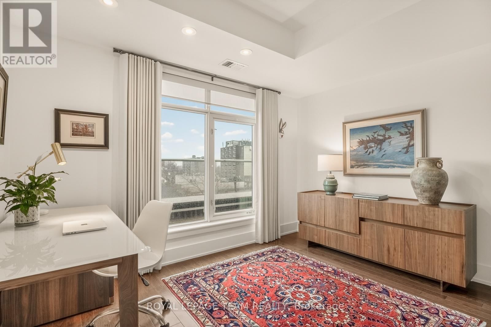 503 - 131 HOLLAND AVENUE Image 5