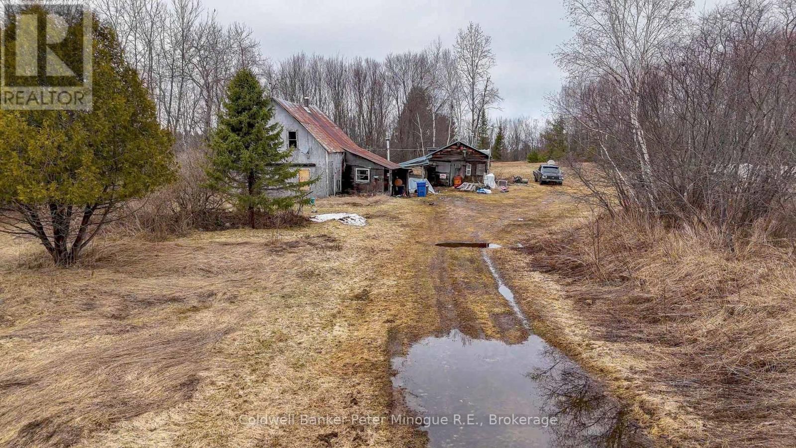 716 DERLAND ROAD Image 1