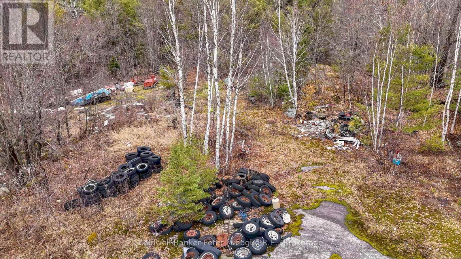 716 DERLAND ROAD Image 13