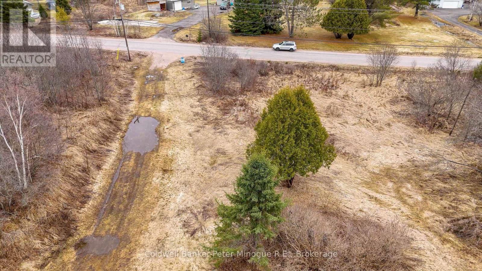 716 DERLAND ROAD Image 9