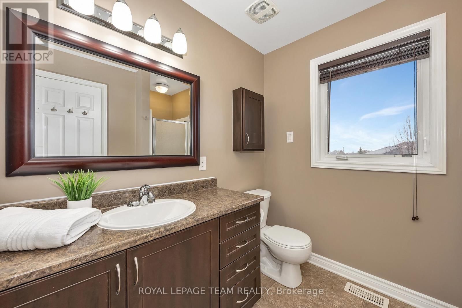 217 HUNTERBROOK STREET Image 13