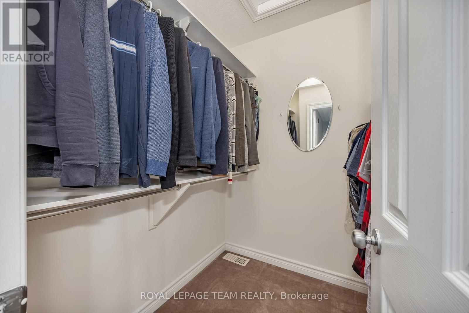 217 HUNTERBROOK STREET Image 15