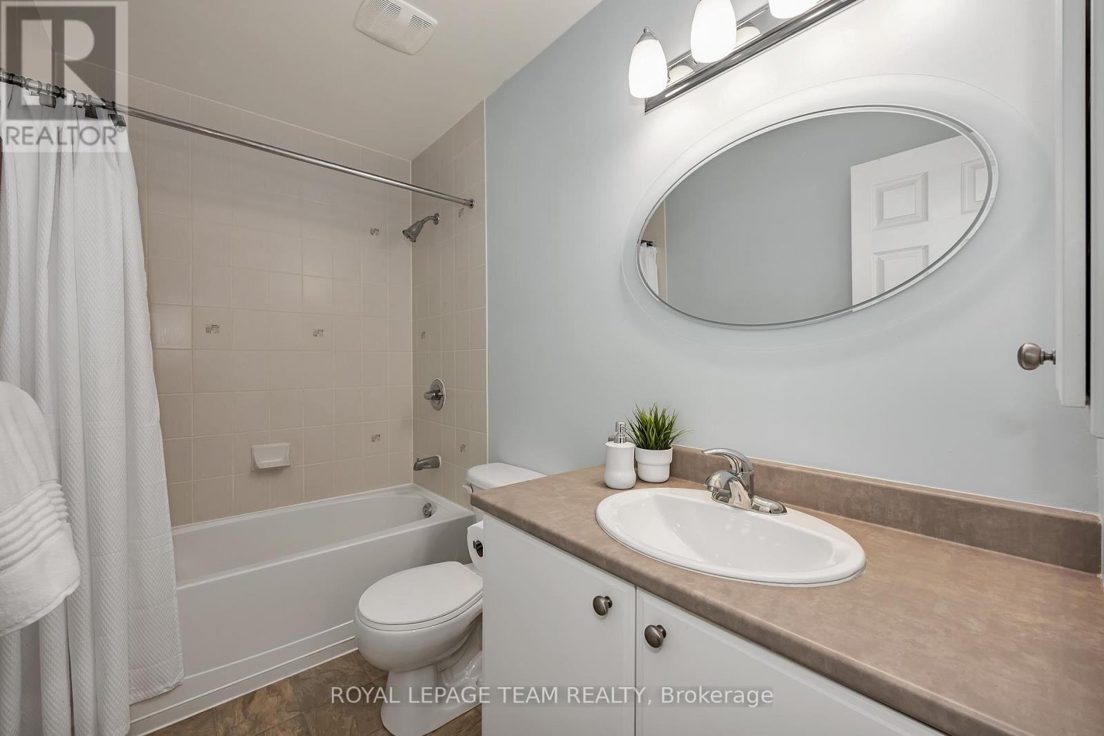 217 HUNTERBROOK STREET Image 17