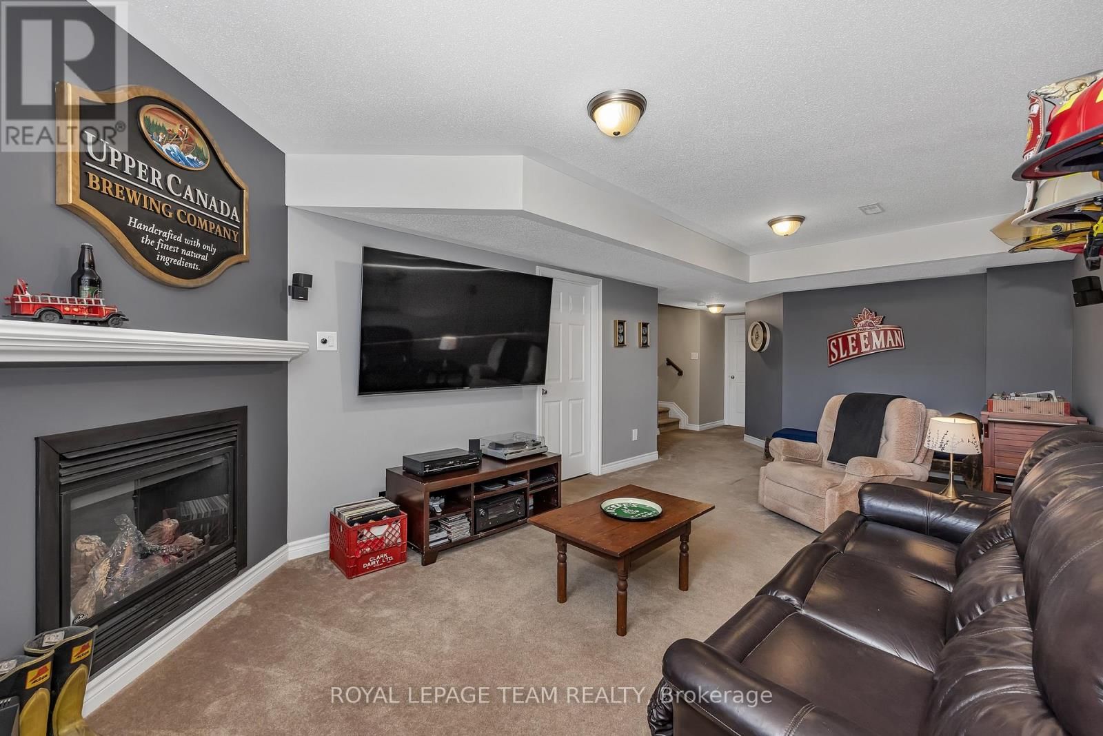 217 HUNTERBROOK STREET Image 23