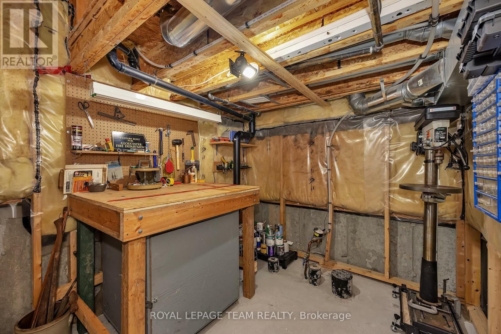 217 HUNTERBROOK STREET Image 24