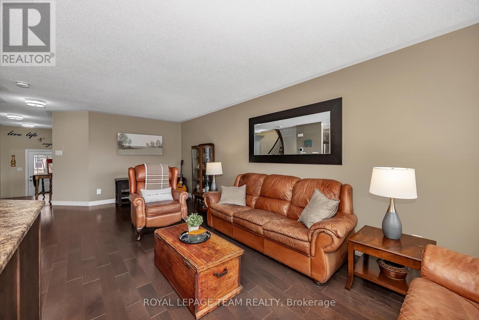 217 HUNTERBROOK STREET Image 4