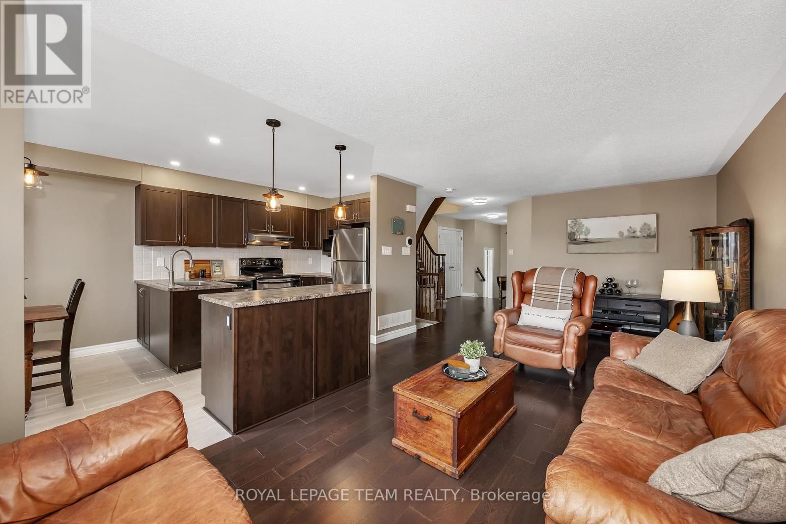 217 HUNTERBROOK STREET Image 5