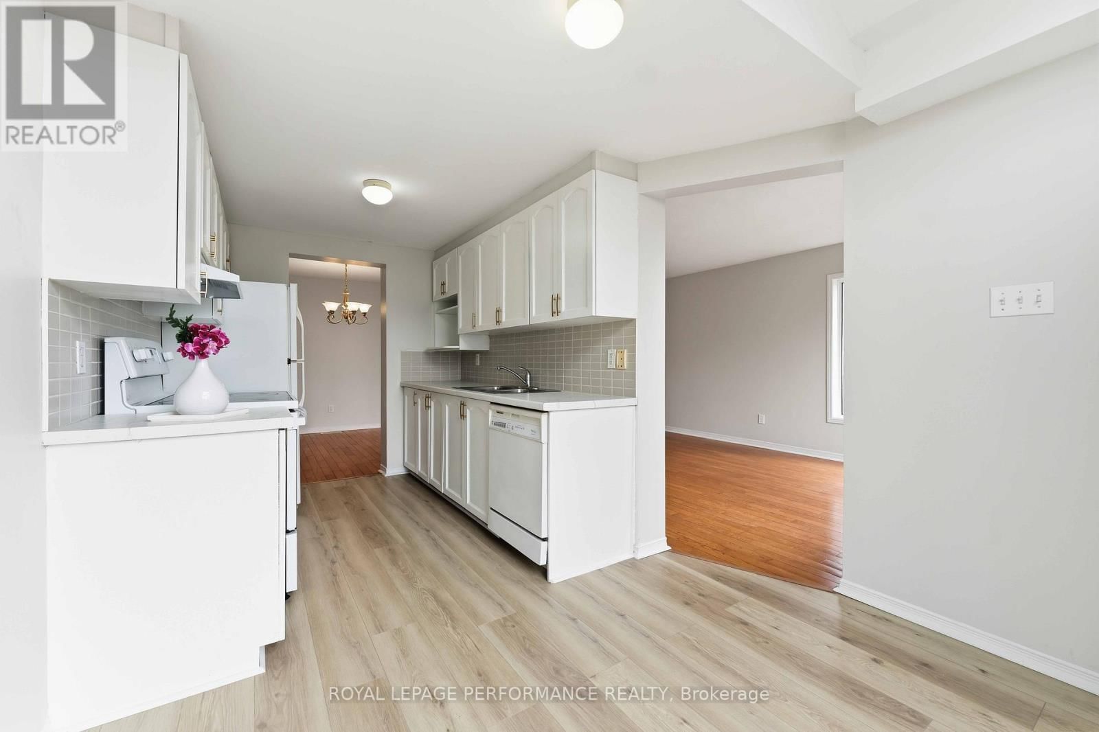 640 LOUIS TOSCANO DRIVE WEST Image 12