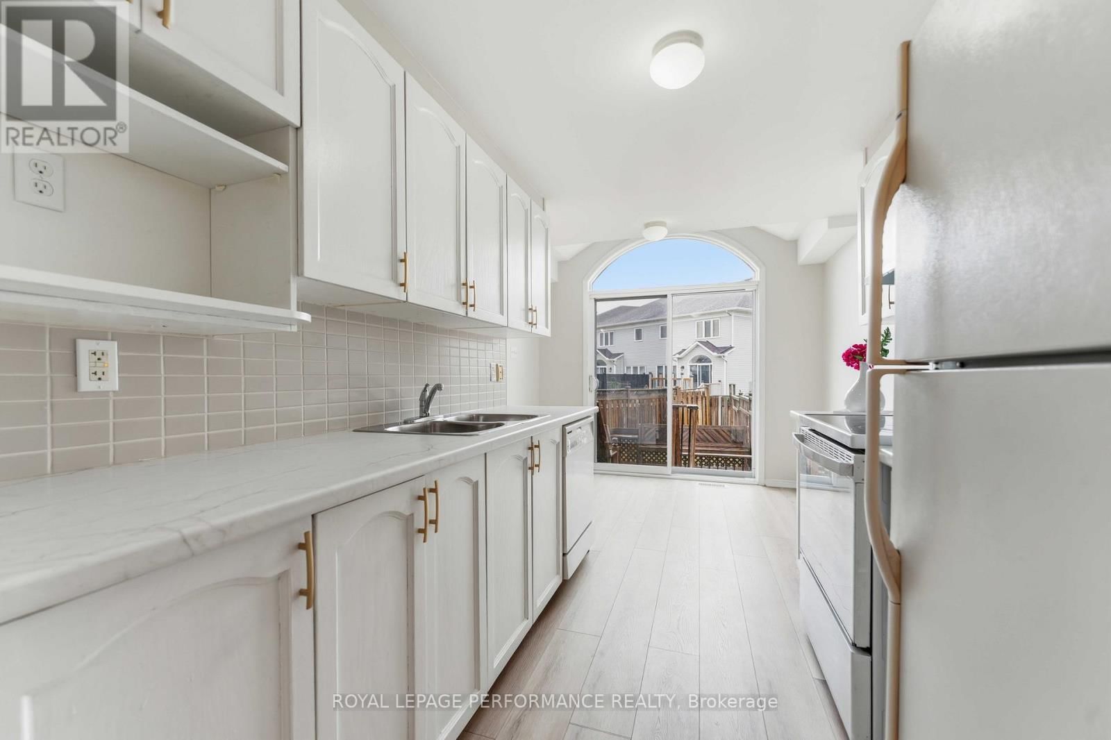 640 LOUIS TOSCANO DRIVE WEST Image 13