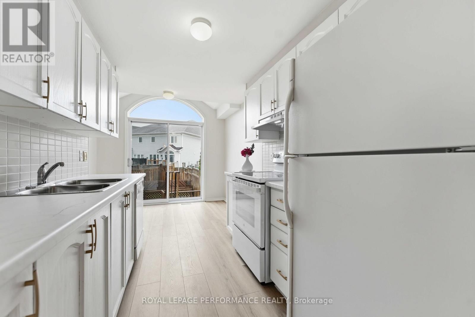 640 LOUIS TOSCANO DRIVE WEST Image 14