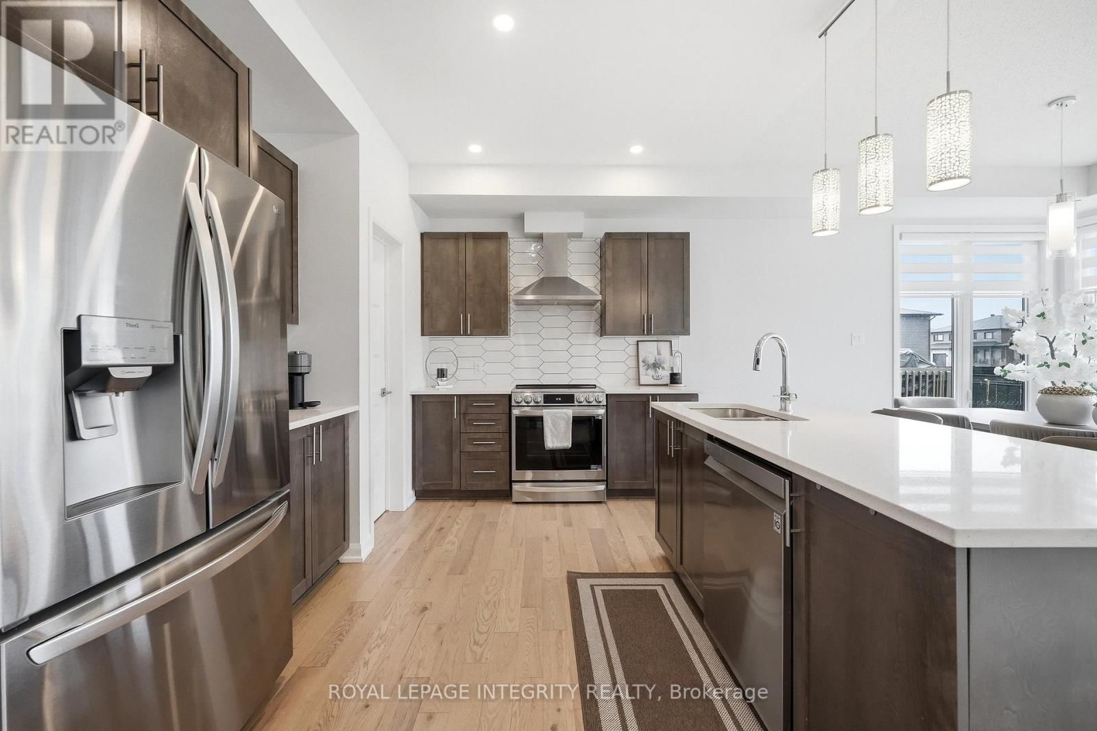 441 STERLING AVENUE Image 11