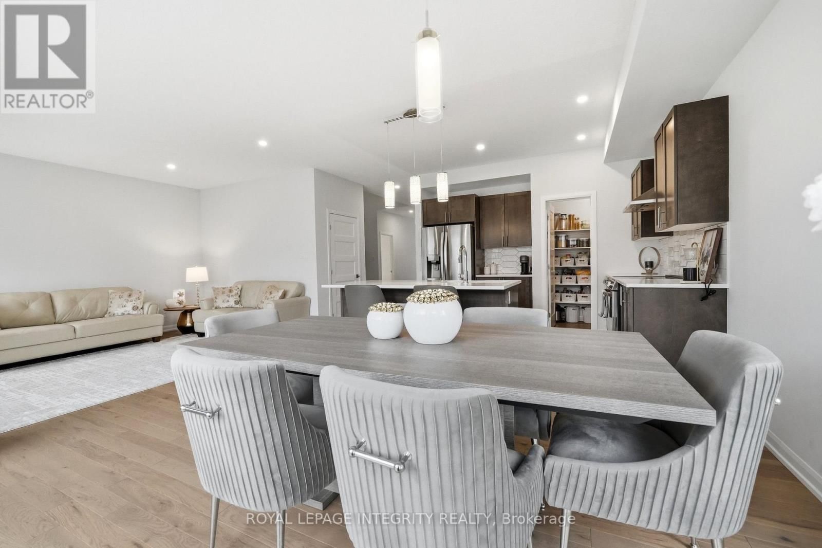 441 STERLING AVENUE Image 17