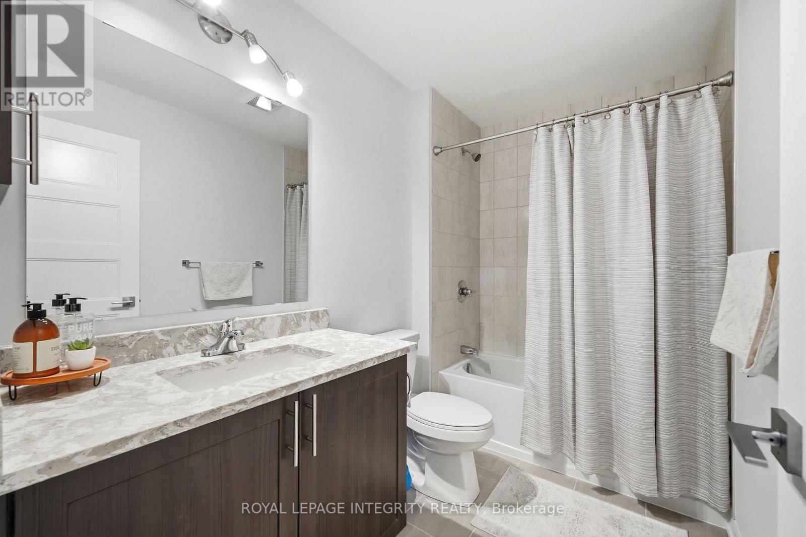 441 STERLING AVENUE Image 28