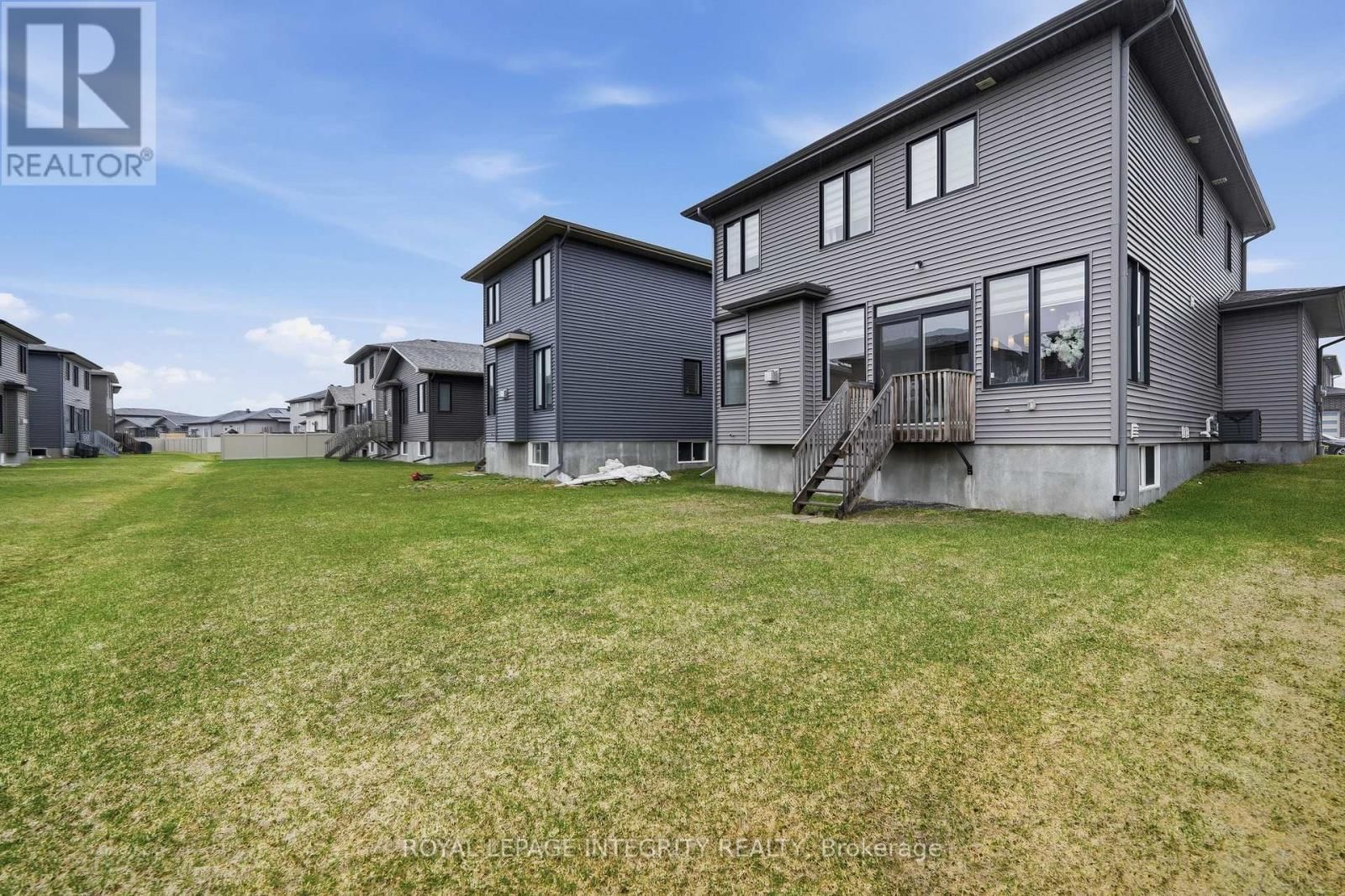 441 STERLING AVENUE Image 35