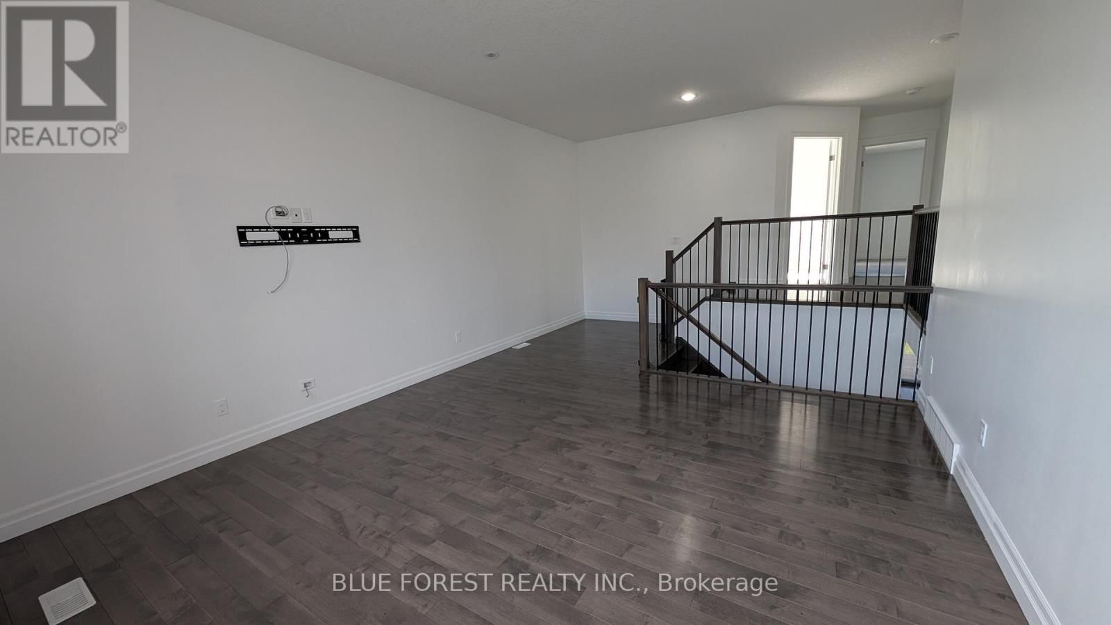 3319 REGIMENT ROAD Image 23