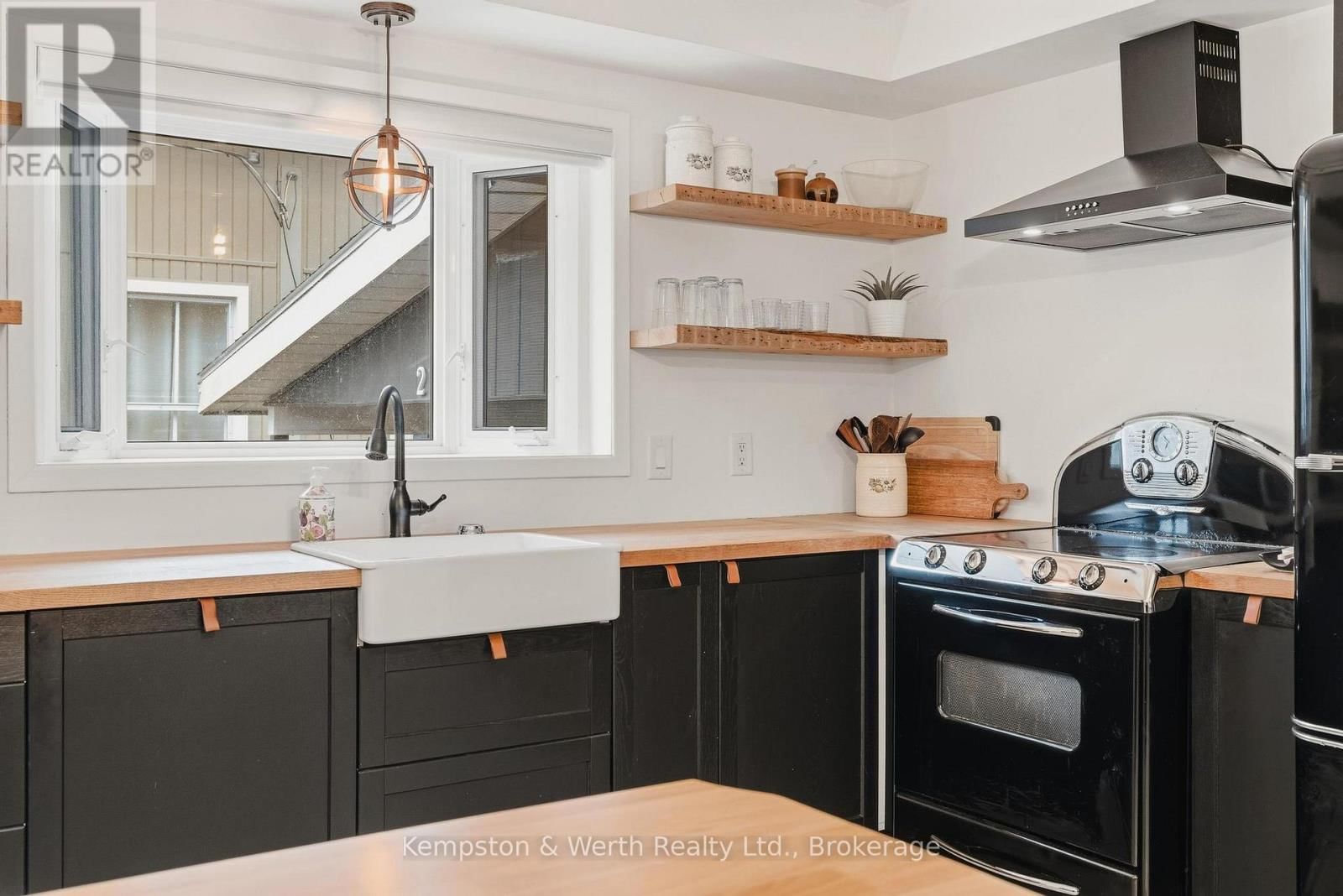 260 BINNING STREET WEST Image 14