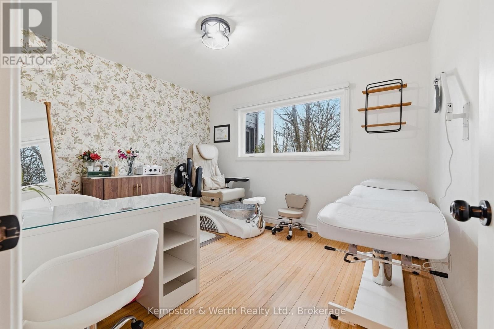 260 BINNING STREET WEST Image 26