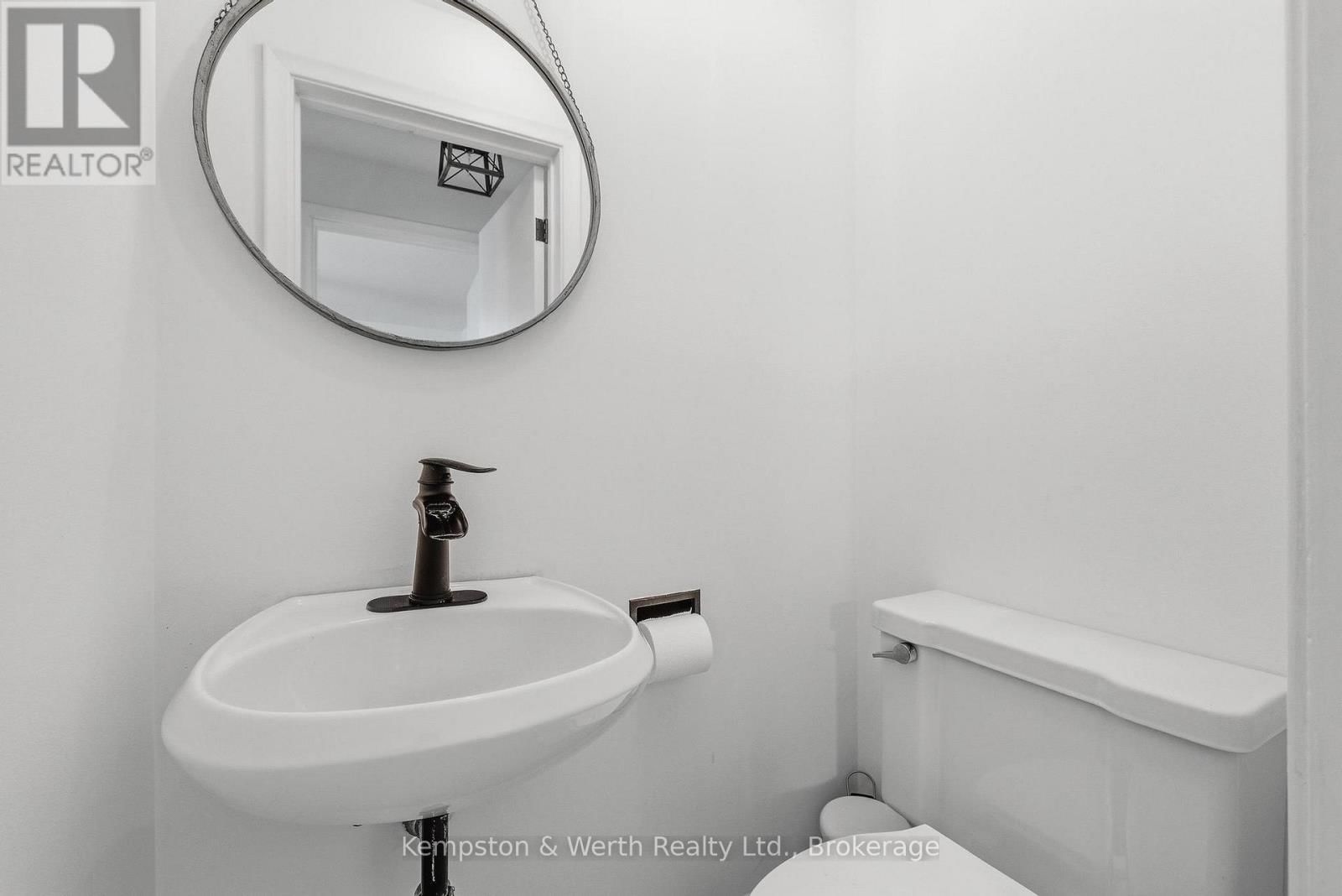 260 BINNING STREET WEST Image 32