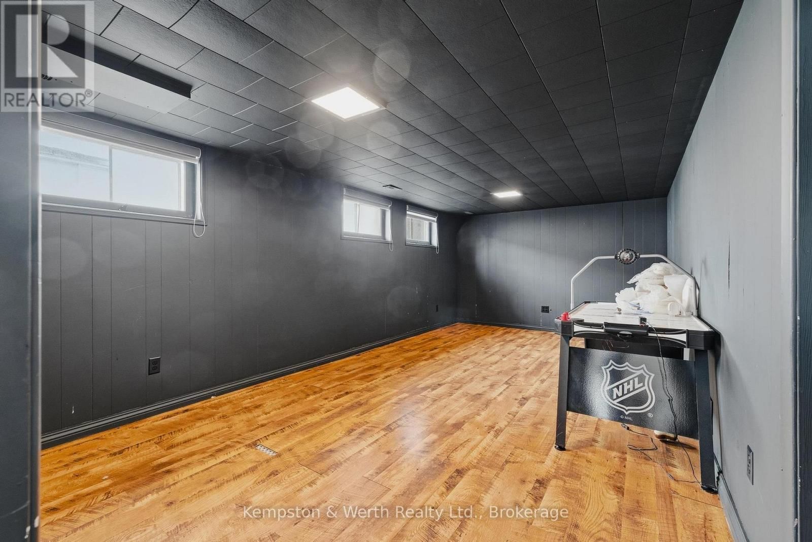 260 BINNING STREET WEST Image 33