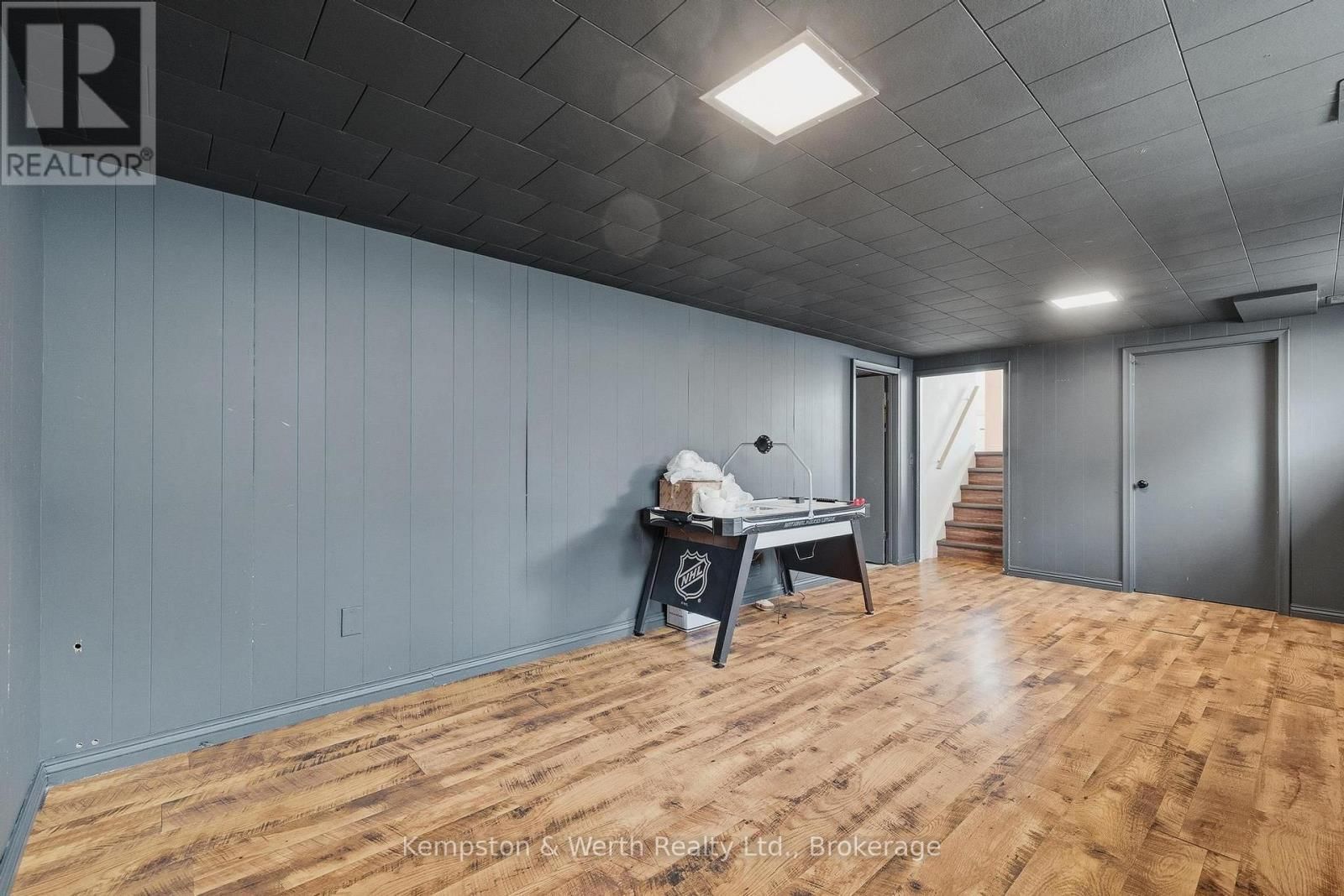 260 BINNING STREET WEST Image 34