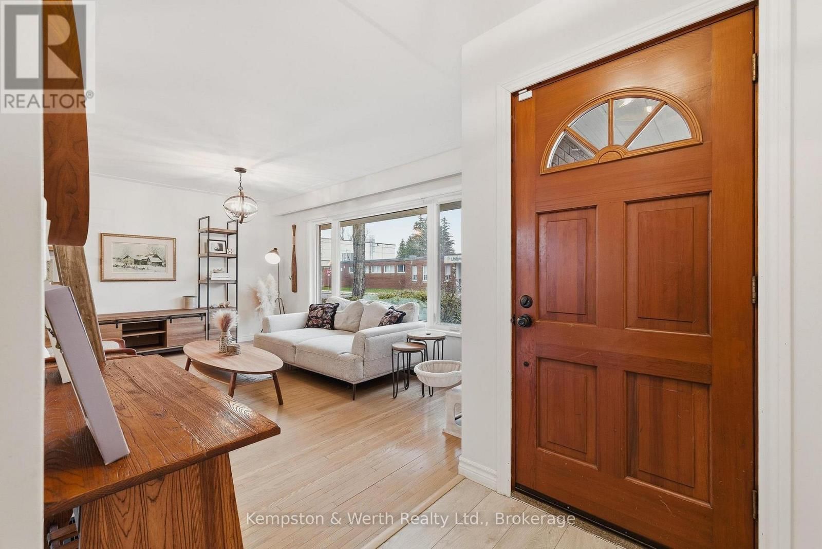 260 BINNING STREET WEST Image 7