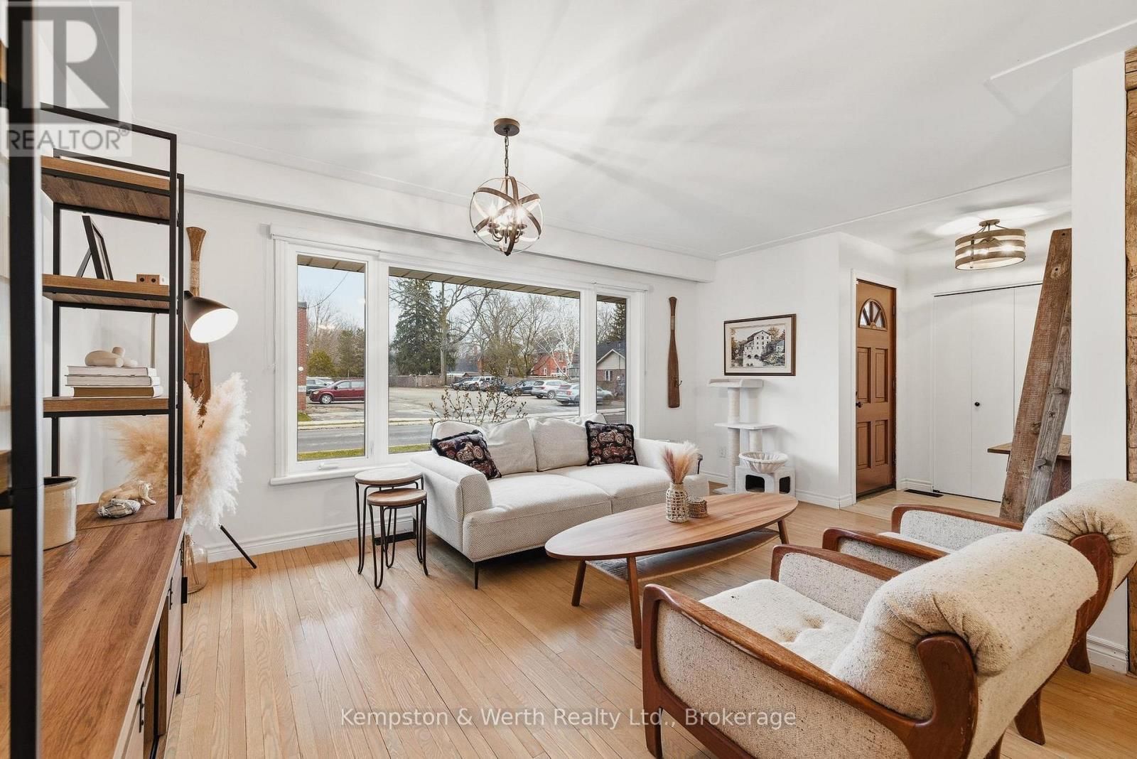 260 BINNING STREET WEST Image 8