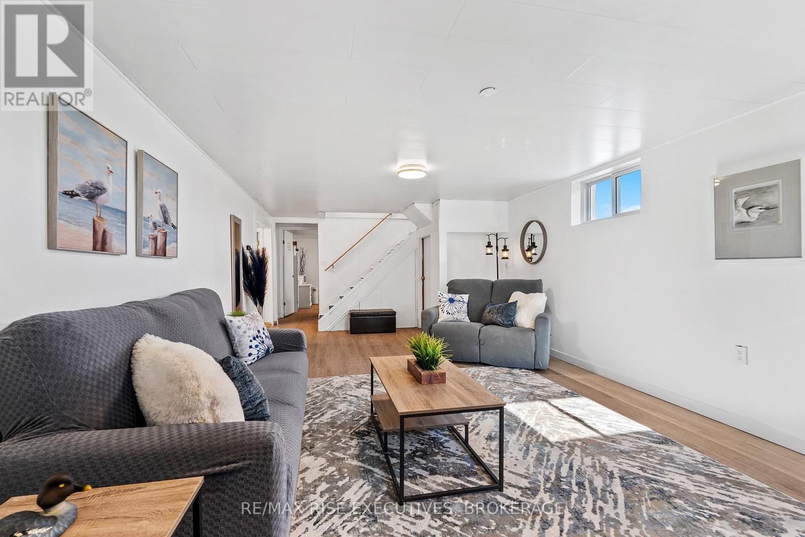 470 DUNDAS STREET WEST Image 22