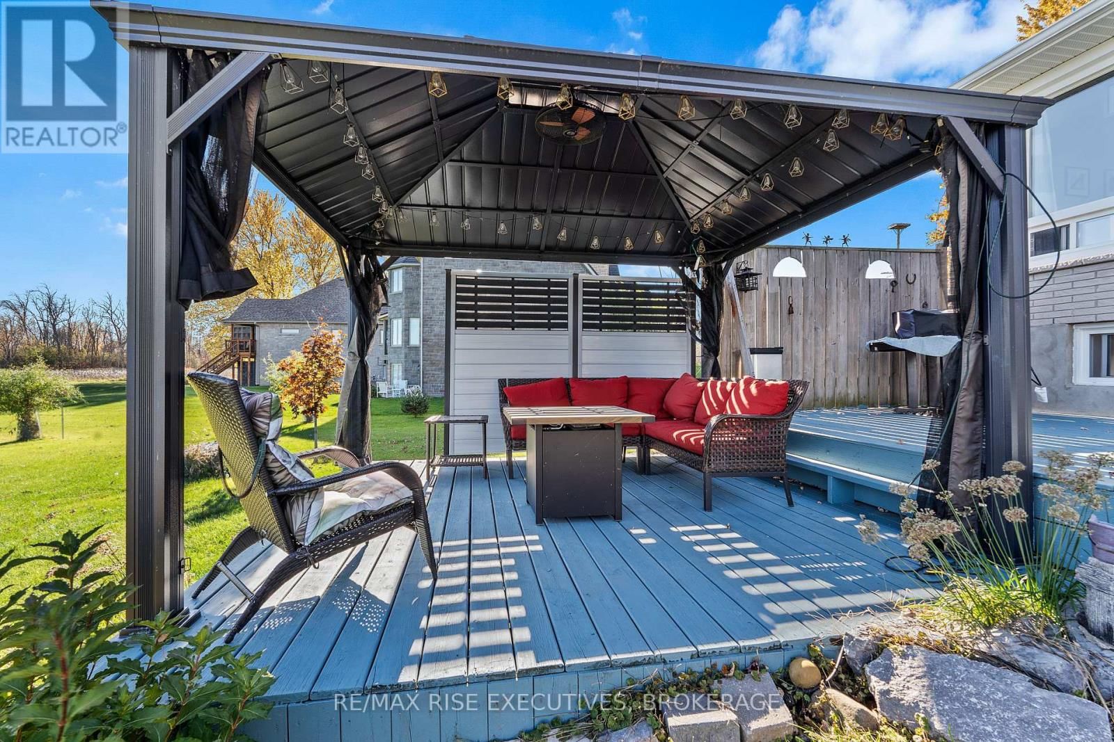 470 DUNDAS STREET WEST Image 37