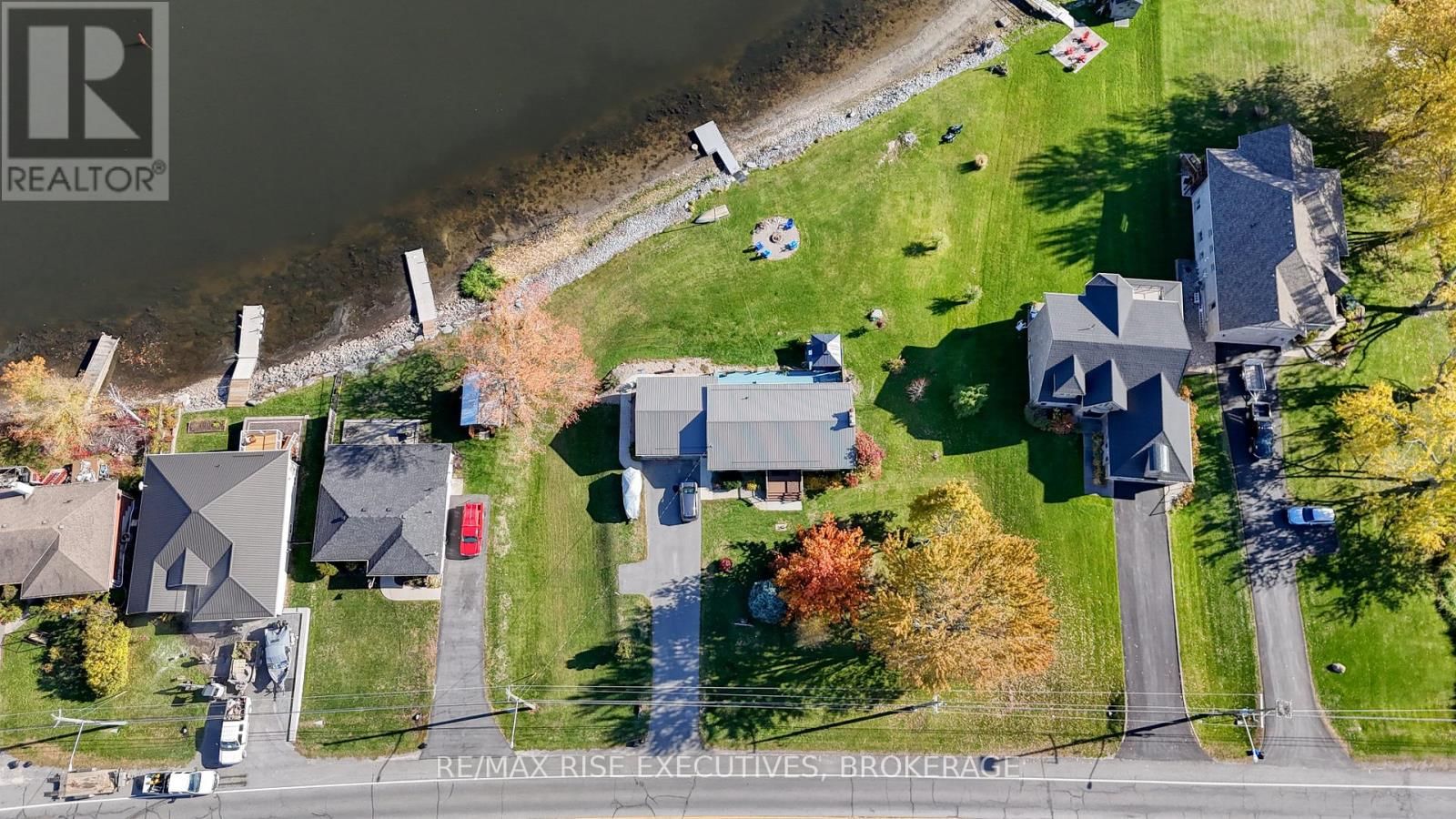 470 DUNDAS STREET WEST Image 40