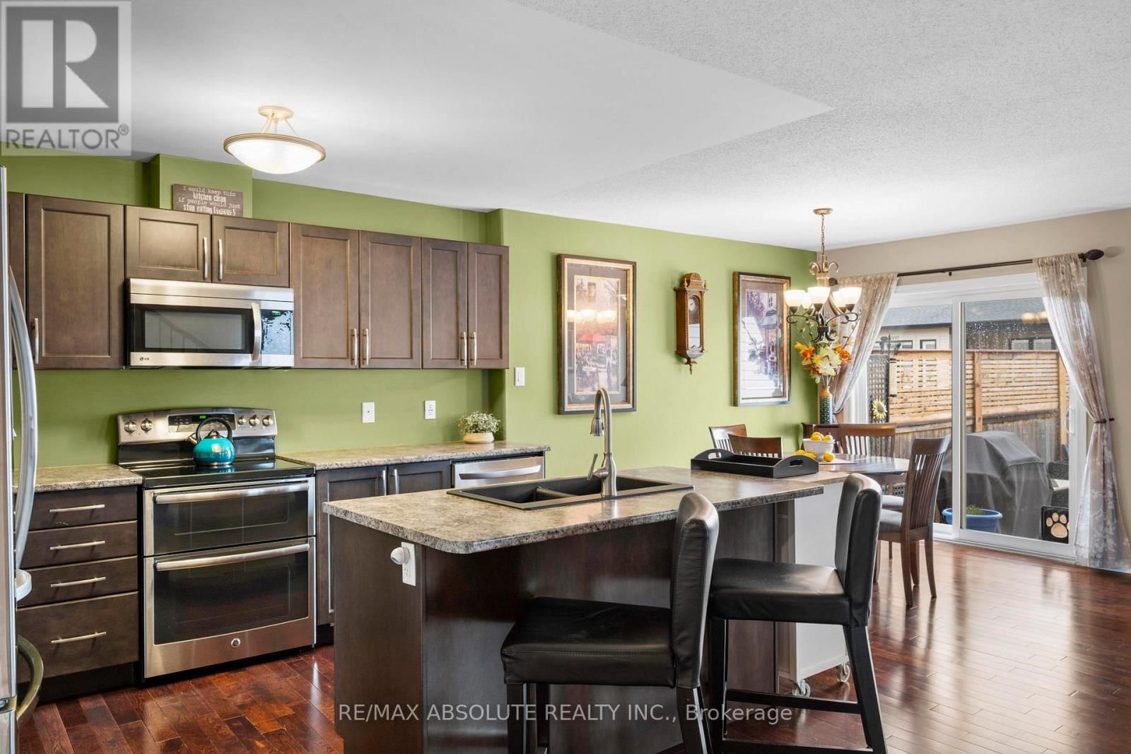 17 ALLAN BOND COURT Image 4