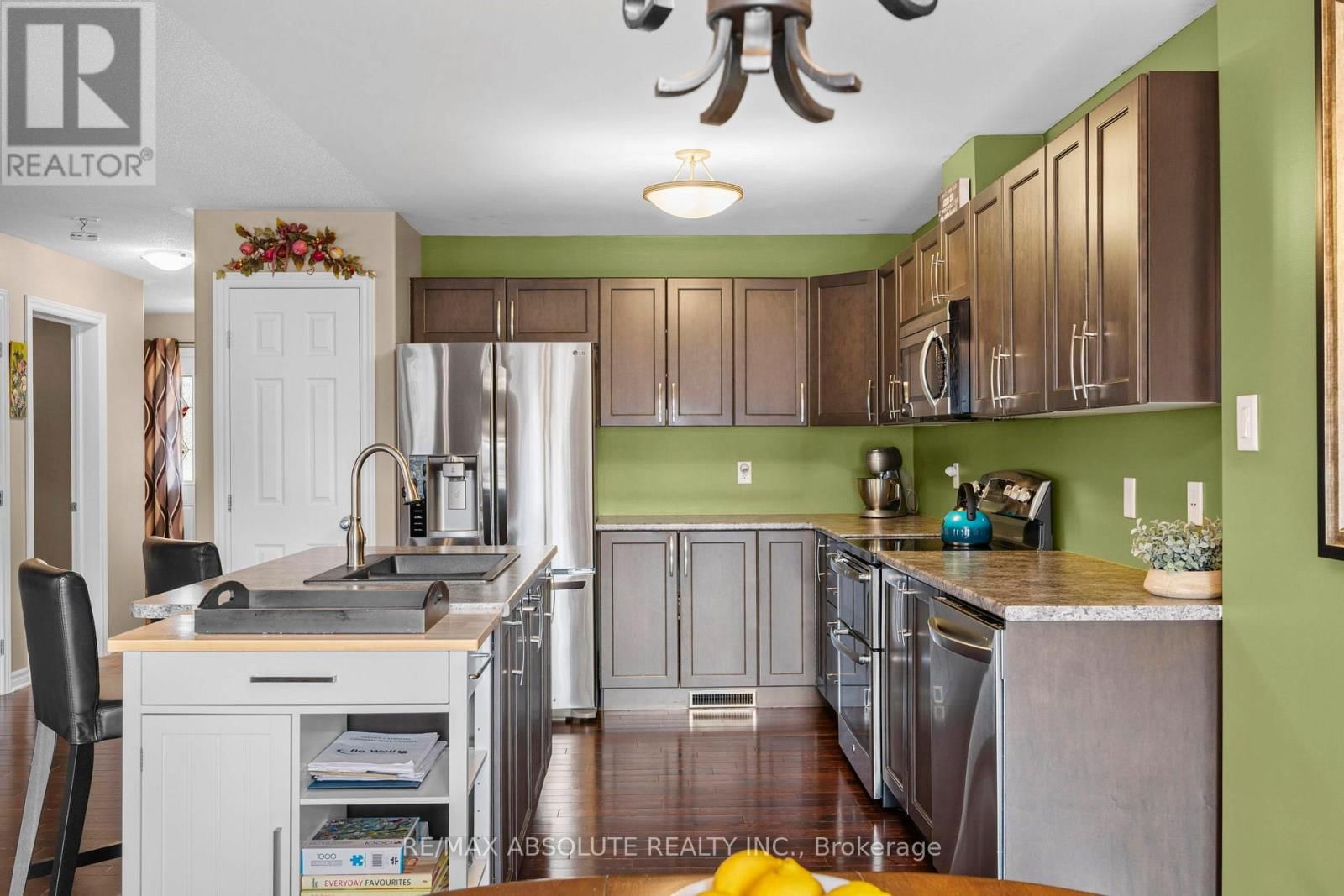 17 ALLAN BOND COURT Image 5