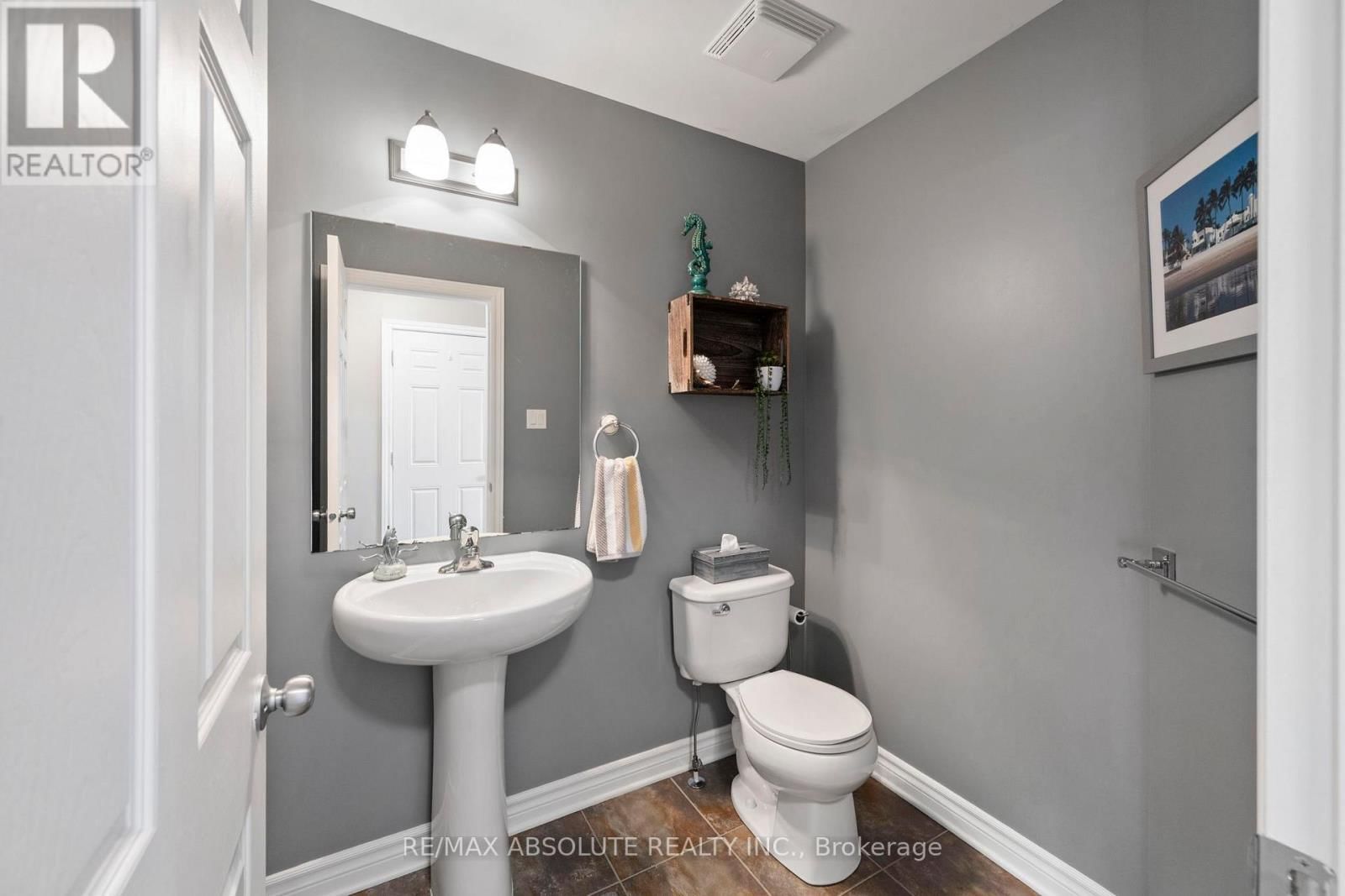 17 ALLAN BOND COURT Image 7