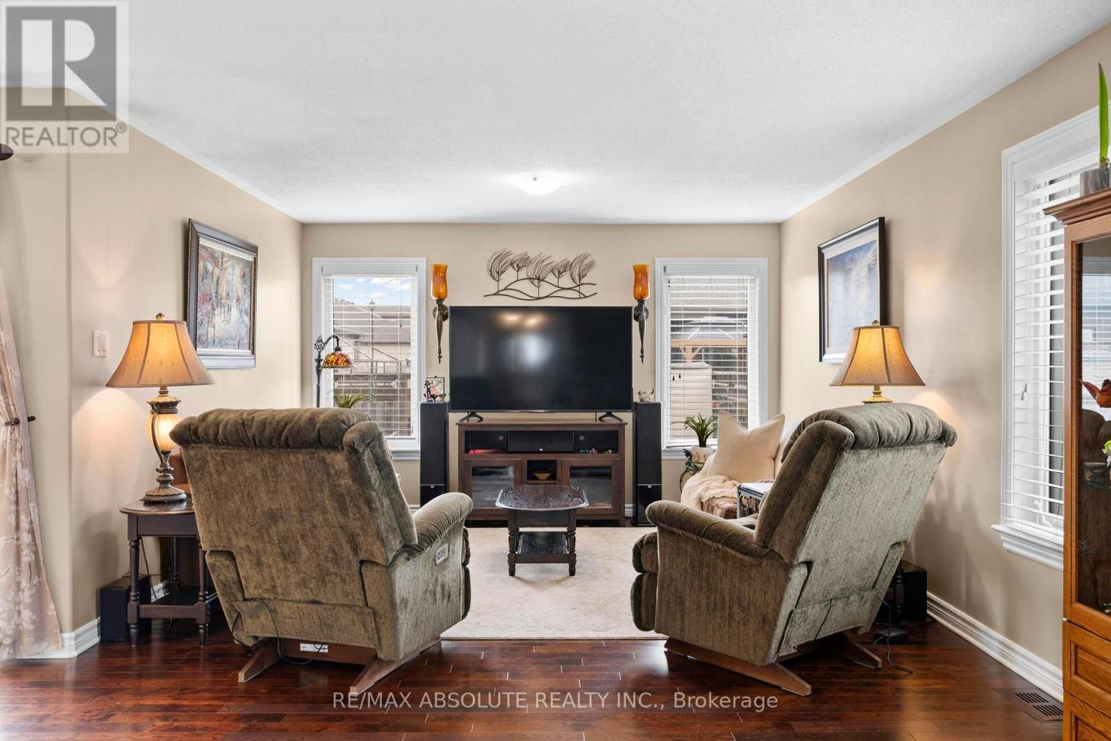 17 ALLAN BOND COURT Image 8