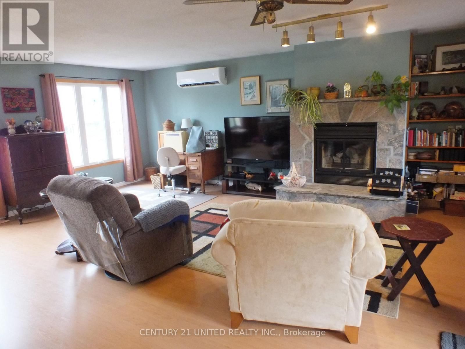 316 LEON AVENUE Image 25