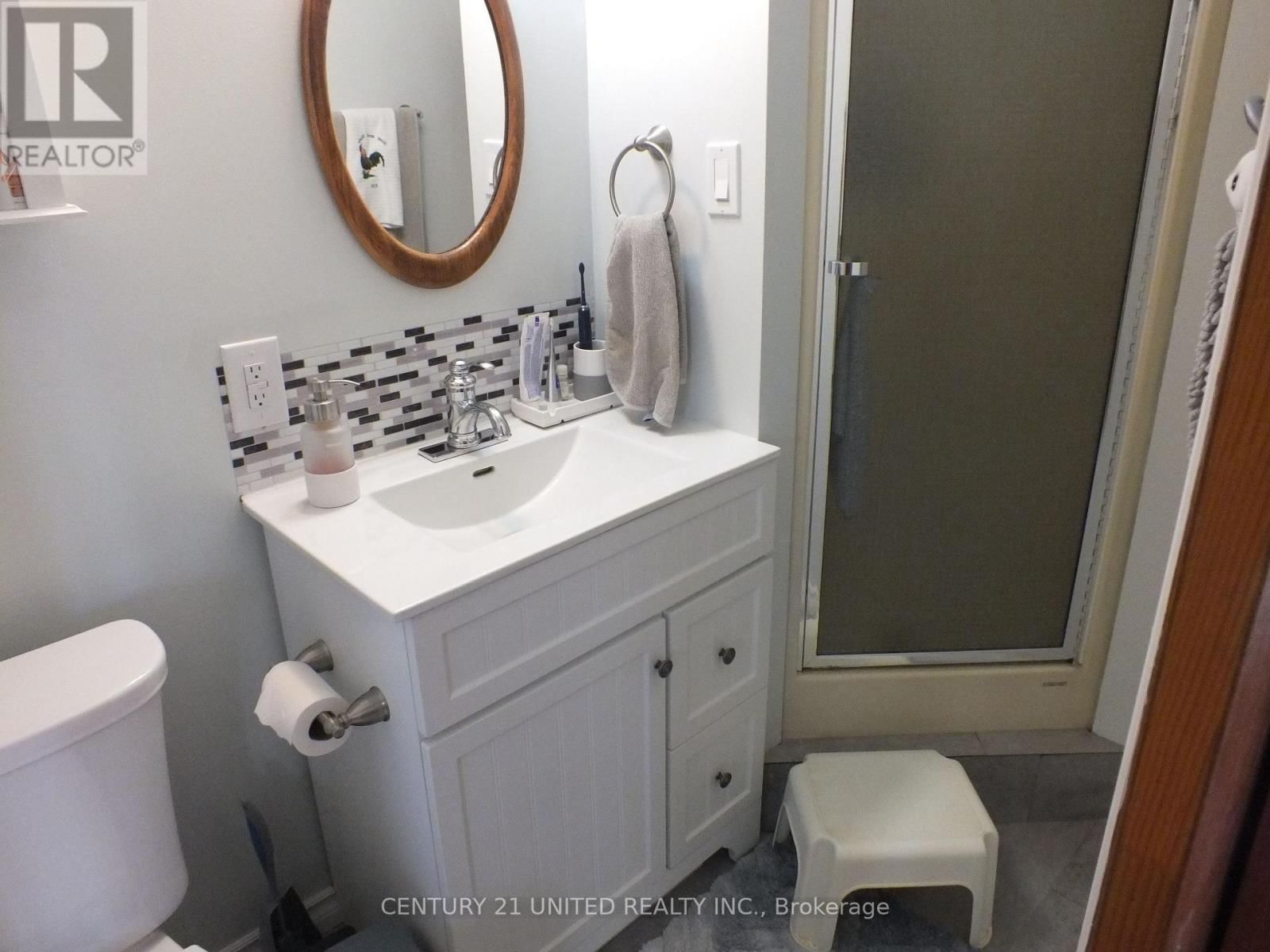 316 LEON AVENUE Image 27