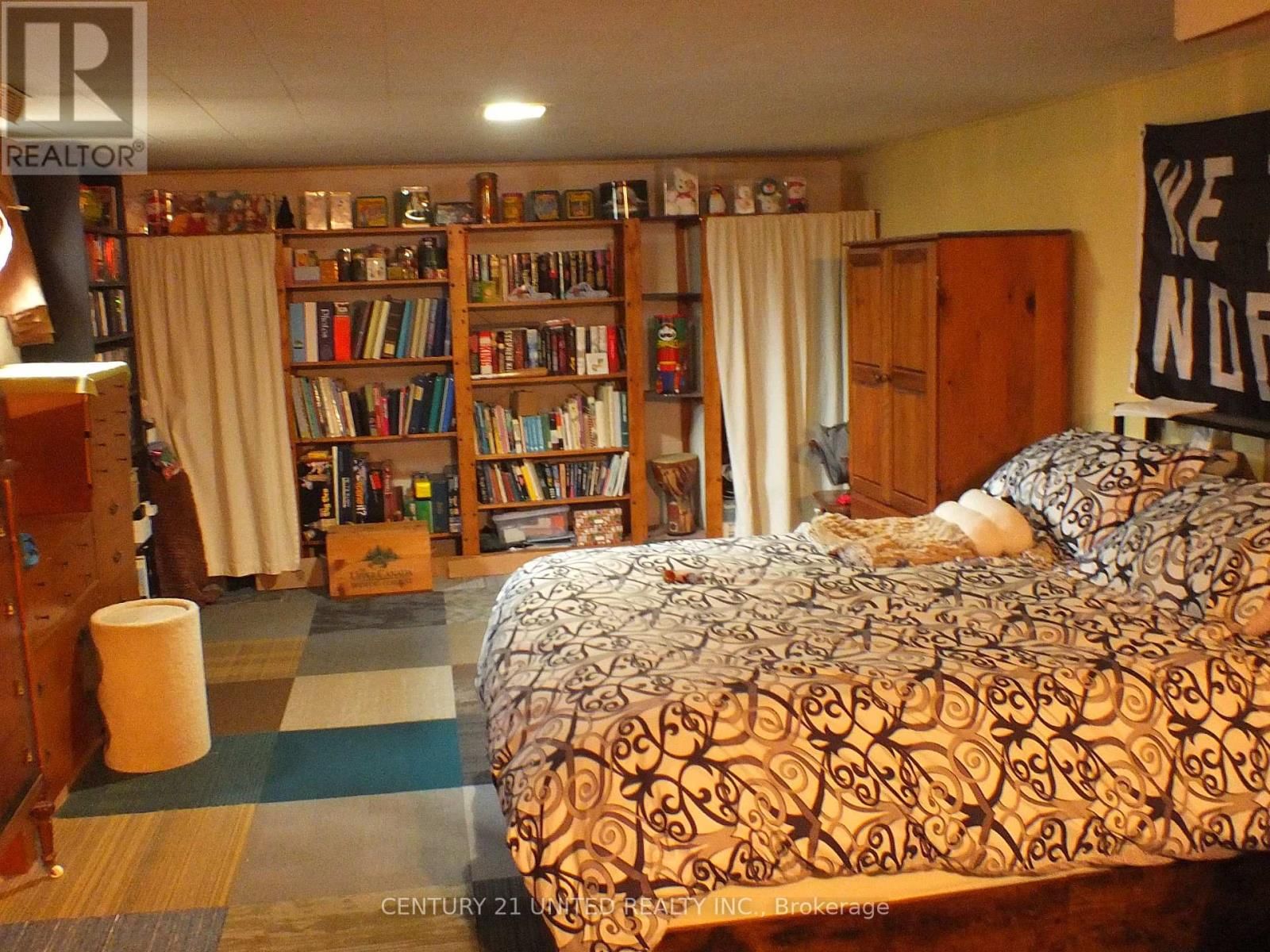 316 LEON AVENUE Image 32