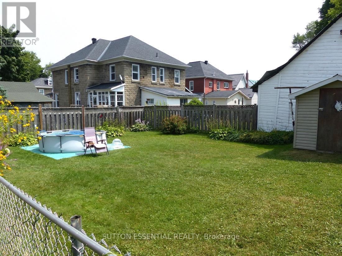 71 RUSSELL STREET EAST Image 30