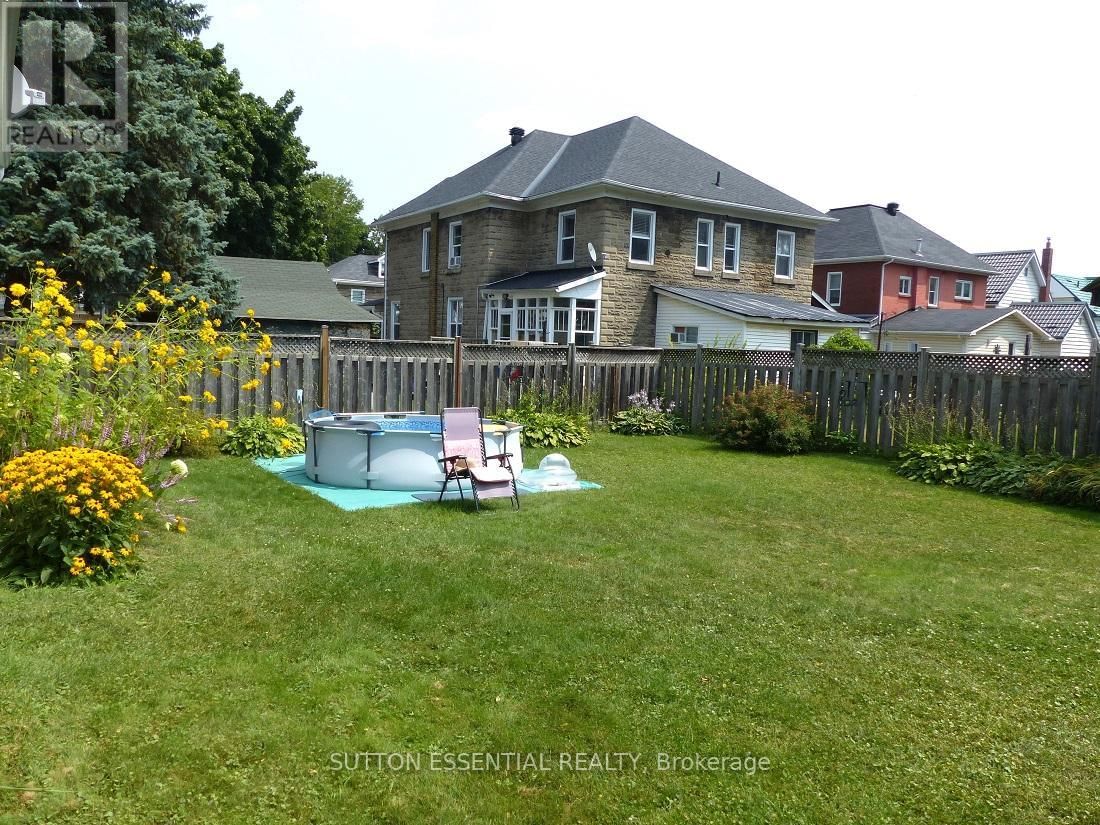 71 RUSSELL STREET EAST Image 31