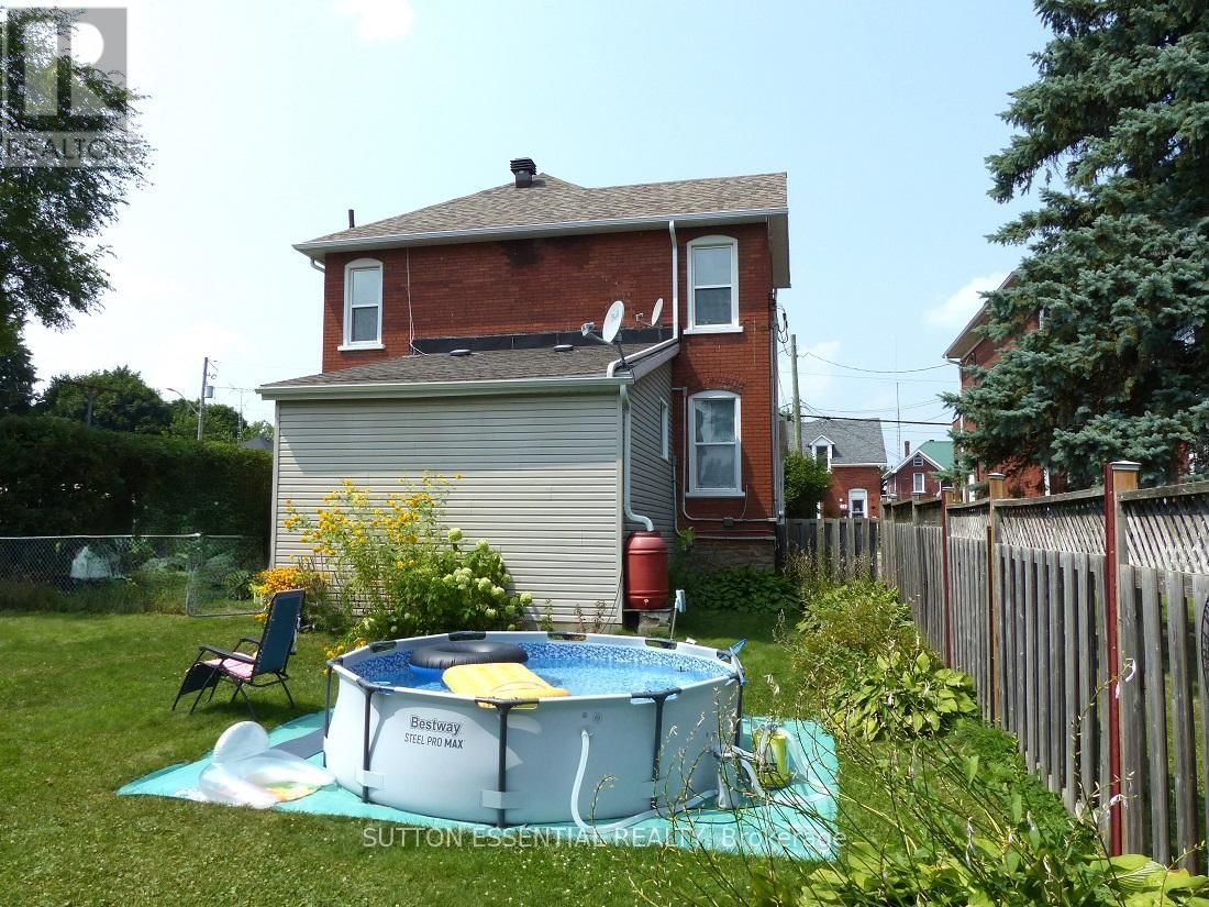 71 RUSSELL STREET EAST Image 33