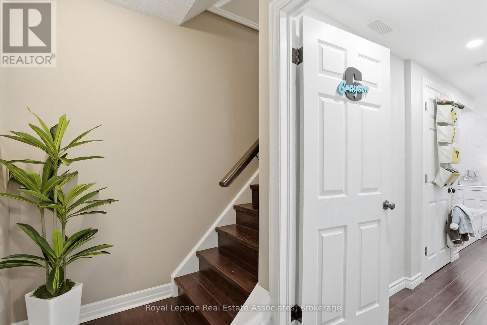 16 - 275 OLD HURON ROAD Image 24