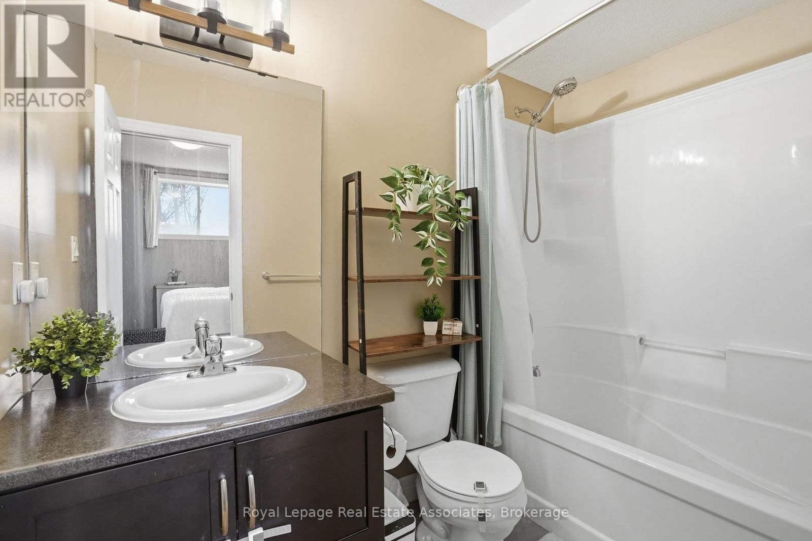 16 - 275 OLD HURON ROAD Image 31