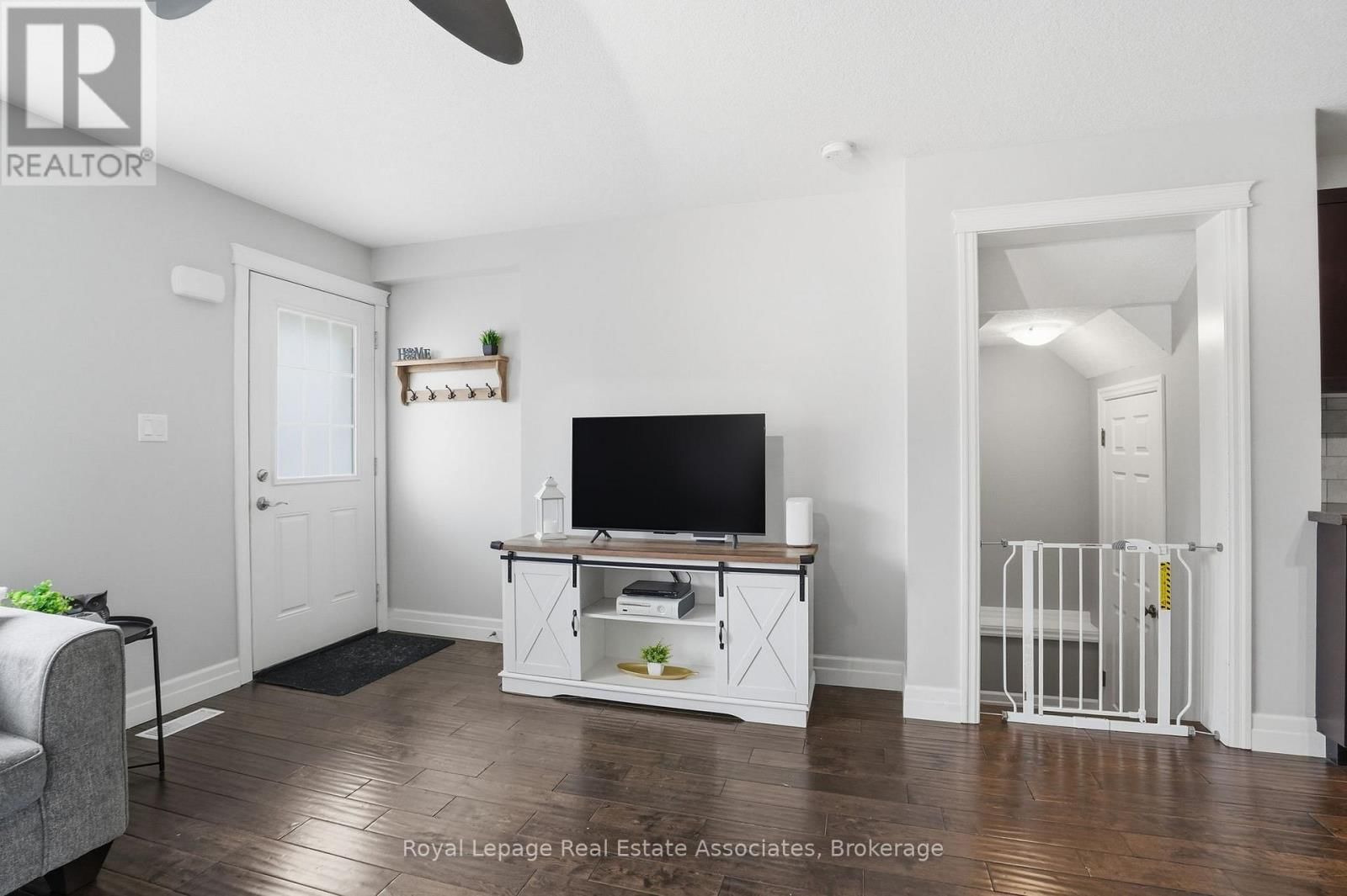 16 - 275 OLD HURON ROAD Image 7