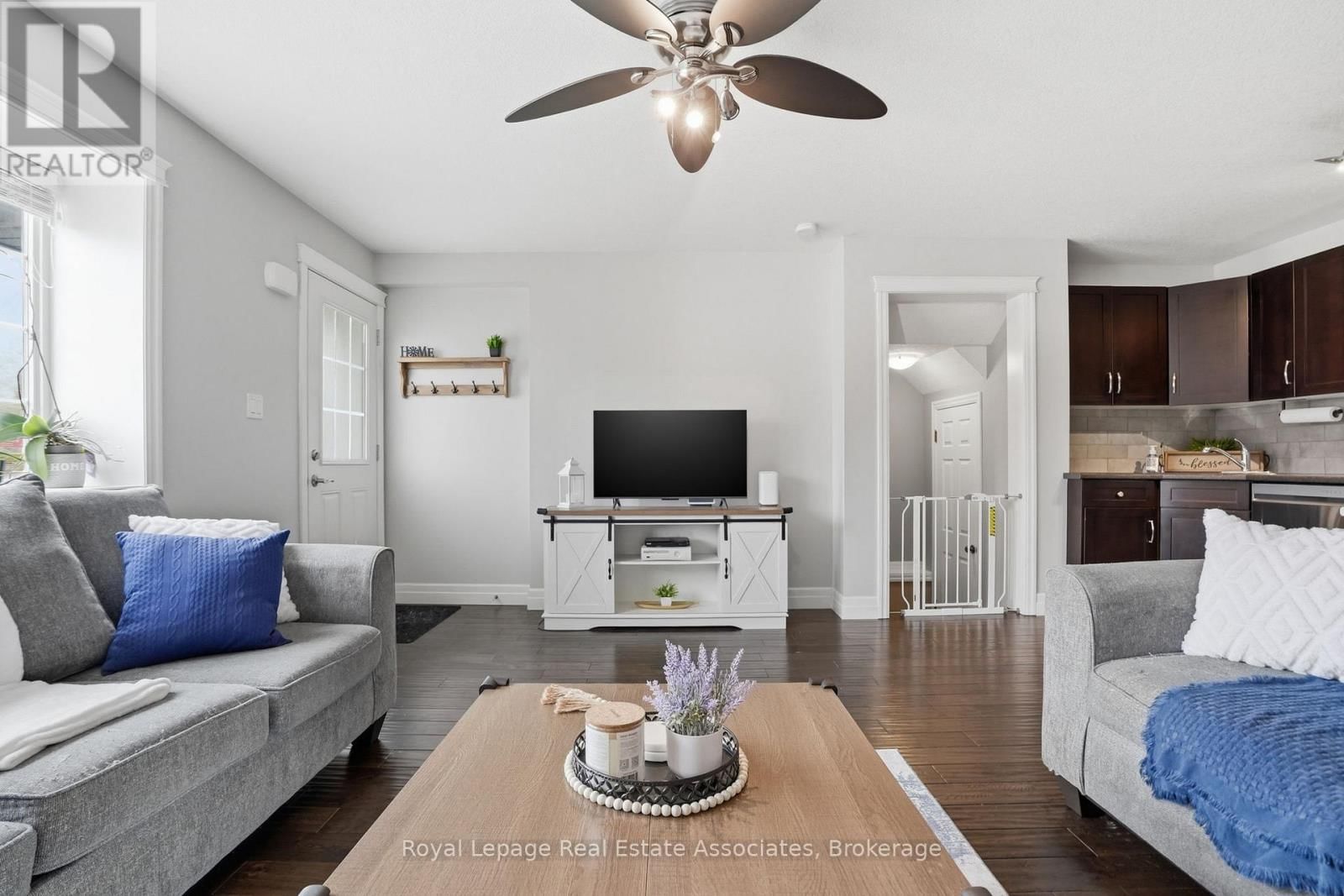 16 - 275 OLD HURON ROAD Image 9